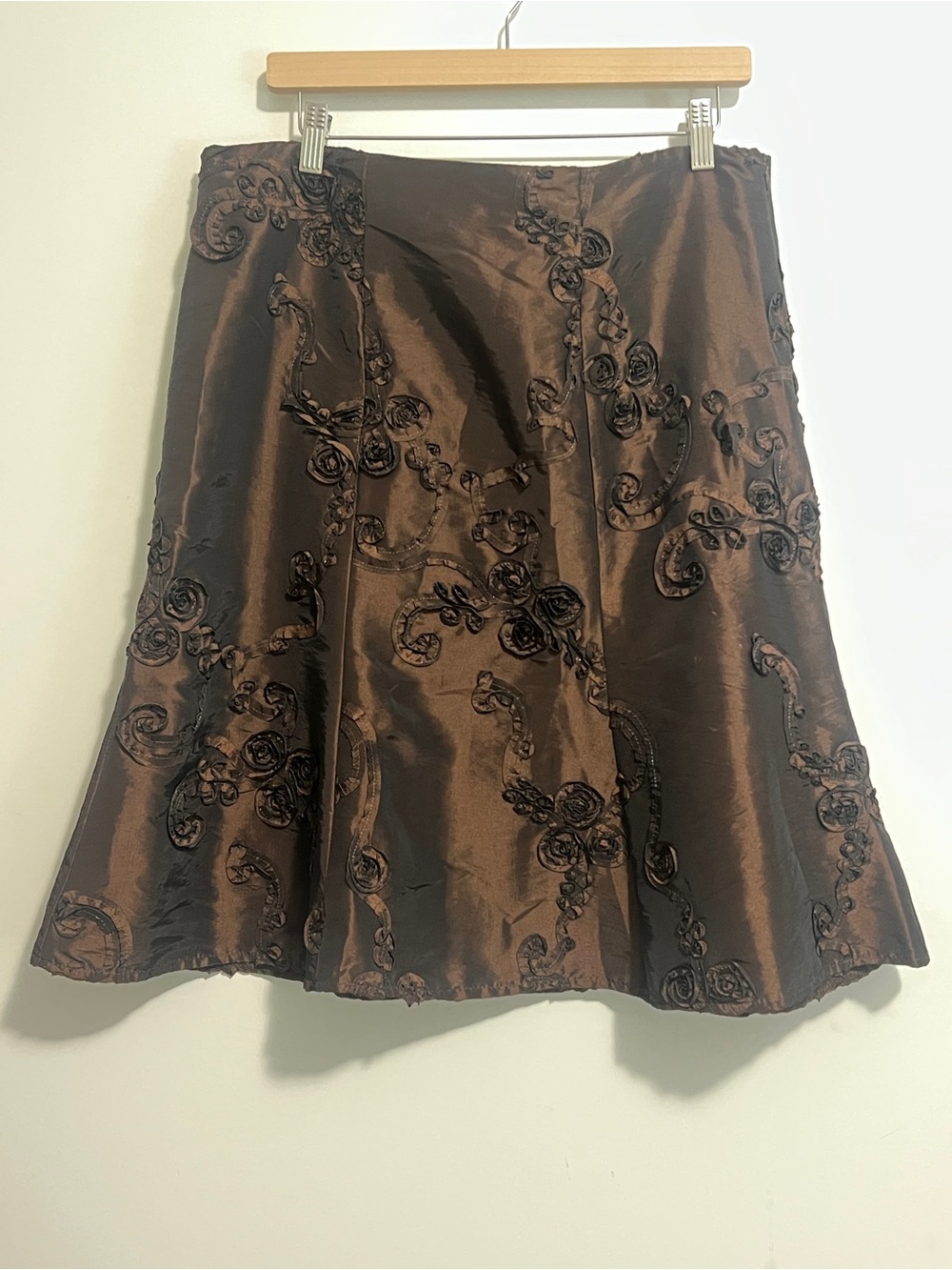✨Vintage Caramely Metallic Bronze Brown Taffeta Rosette Skirt Size 13/14